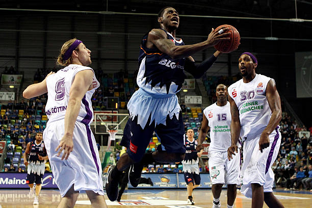 在他的鼓励 在他的鼓励